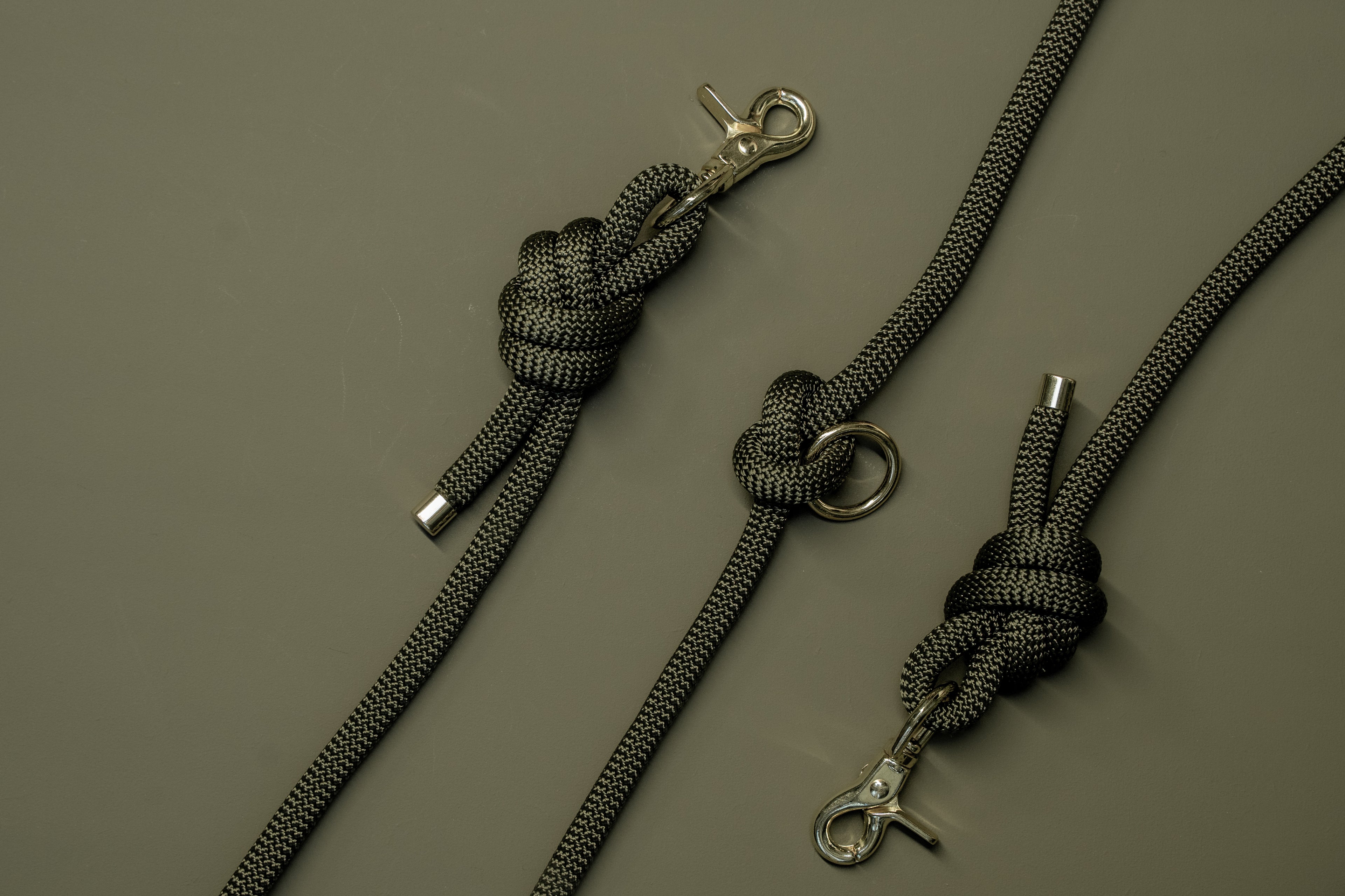 OLIVE GREEN | MULTIFUNCTIONELE HANDSFREE HONDENLIJN | 250 cm | messing haken