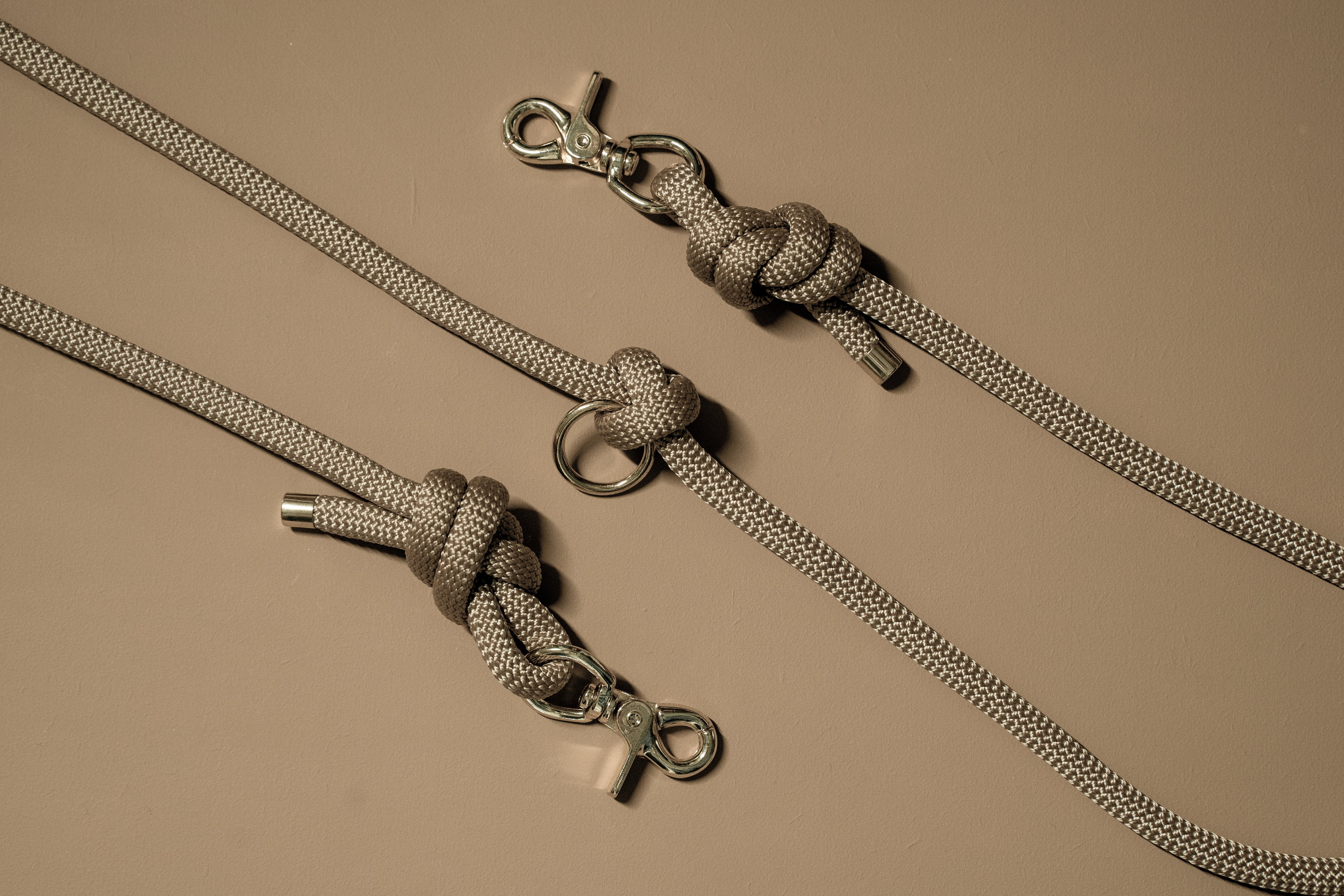 BEIGE | MULTIFUNCTIONELE HANDSFREE HONDENLIJN | 250 cm | messing haken